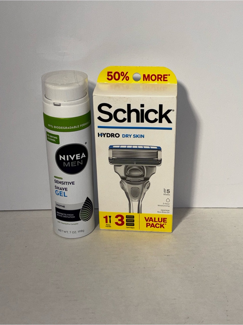 Schick Hydro 5 Dry Skin Razor & Nivea Men Shave Gel Set